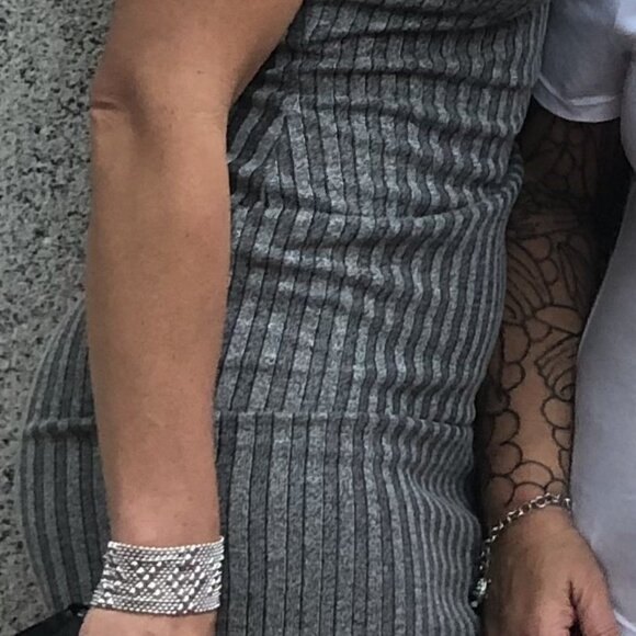 Form fitting party dress - Picture 4 of 4